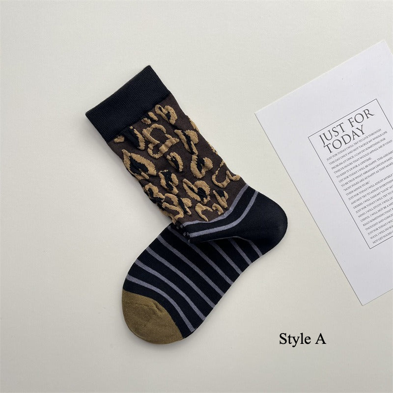 Gohobi Embossed Leopard Pattern Mid-Calf Socks