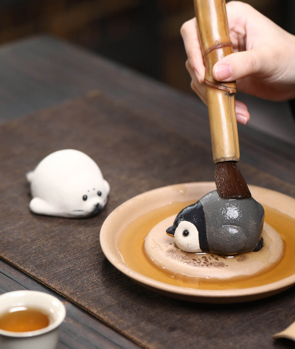 Gohobi - Décoration faite à la main en céramique YiXing en forme de pingouin et de phoque