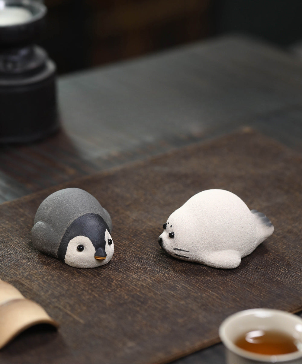 Gohobi - Décoration faite à la main en céramique YiXing en forme de pingouin et de phoque