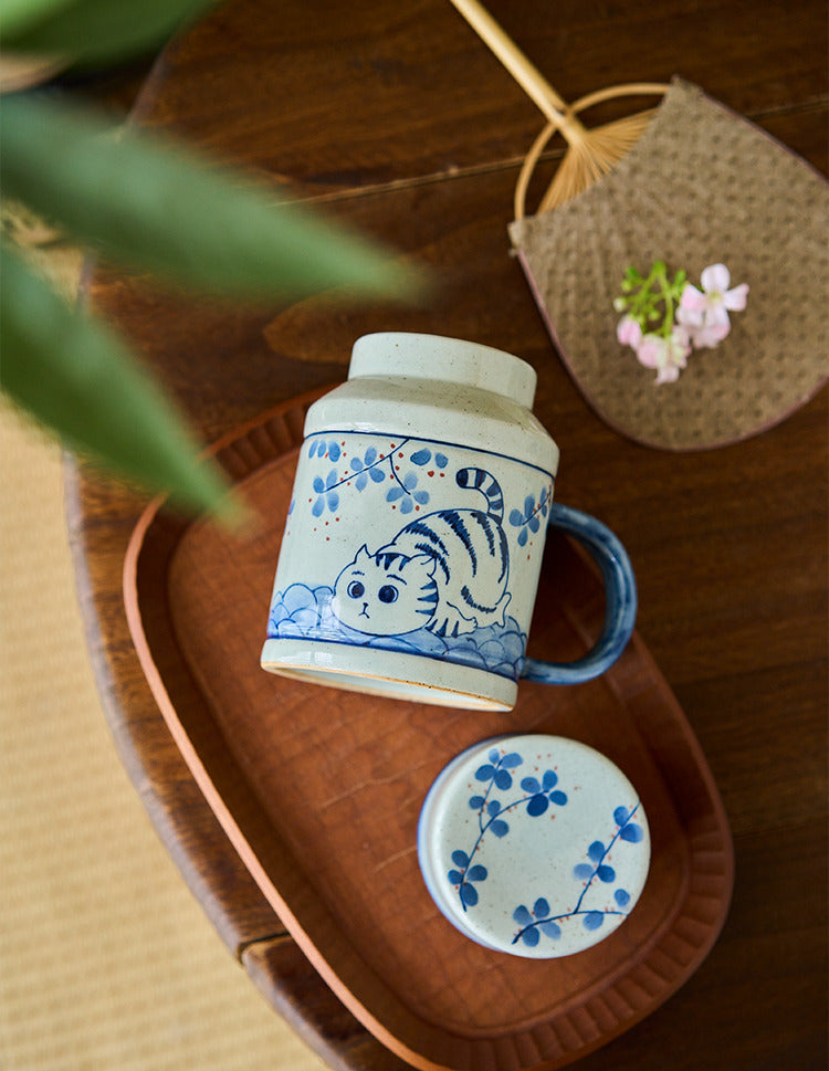 Tasse à café Gohobi peinte à la main en forme de chat Osmanthus bleu et blanc avec couvercle