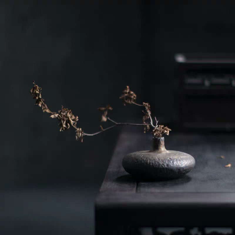 Ensemble de vases de table ronds et carrés de style japonais Gohobi dorés et noirs