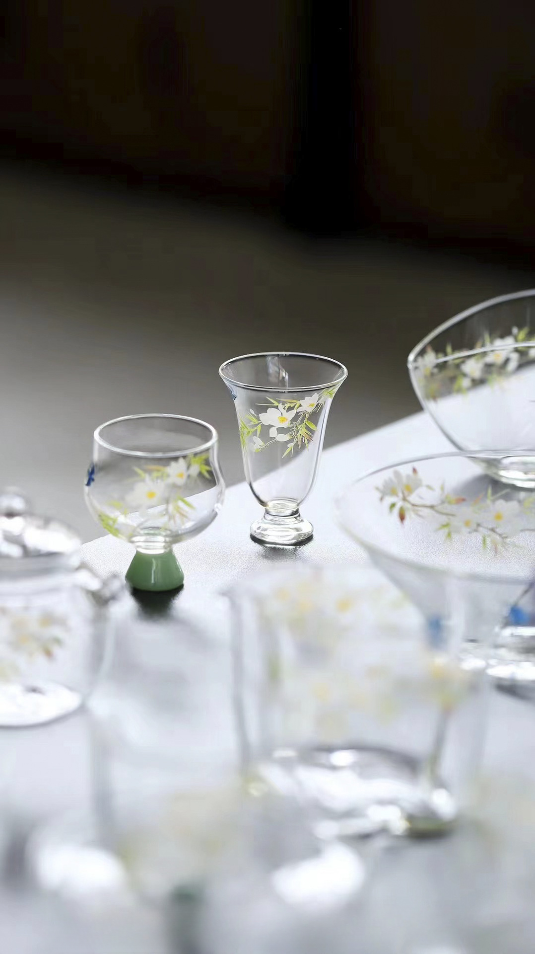 Théière en verre à motif floral et oiseau faite à la main par Gohobi