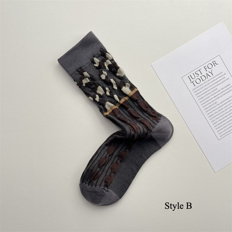 Gohobi Embossed Leopard Pattern Mid-Calf Socks