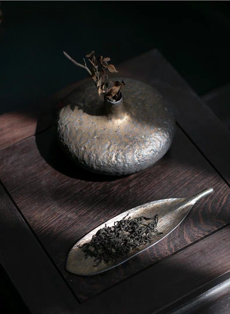 Ensemble de vases de table ronds et carrés de style japonais Gohobi dorés et noirs