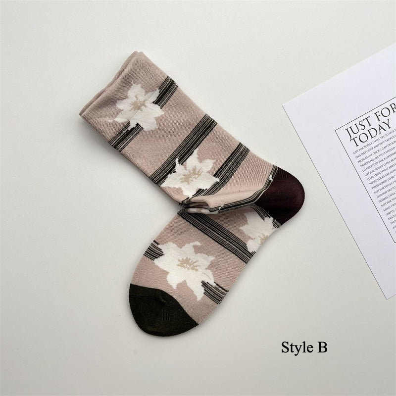 Gohobi Japanese Embossed Floral Mid-Calf Socks