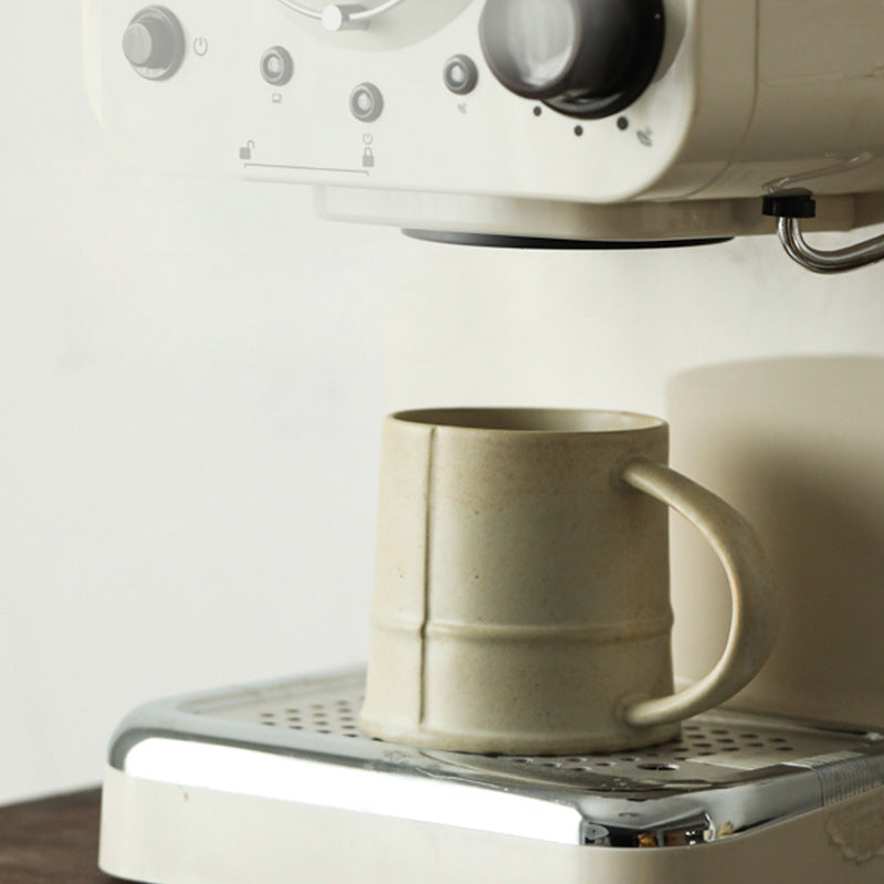 Théière et tasses blanches au design moderne de Gohobi
