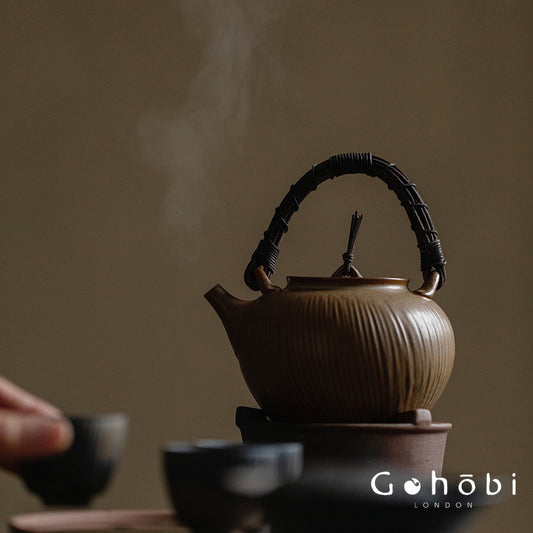 Gohobi Japanese Pottery Rattan-Woven Teapot – Handmade Open Flame Kettle (500ml, 2 Colours)