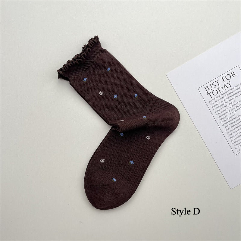 Gohobi Japanese Embossed Floral Mid-Calf Socks