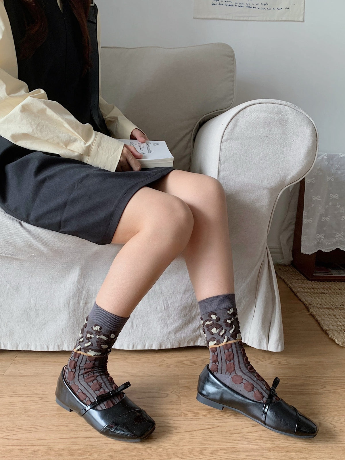 Gohobi Embossed Leopard Pattern Mid-Calf Socks