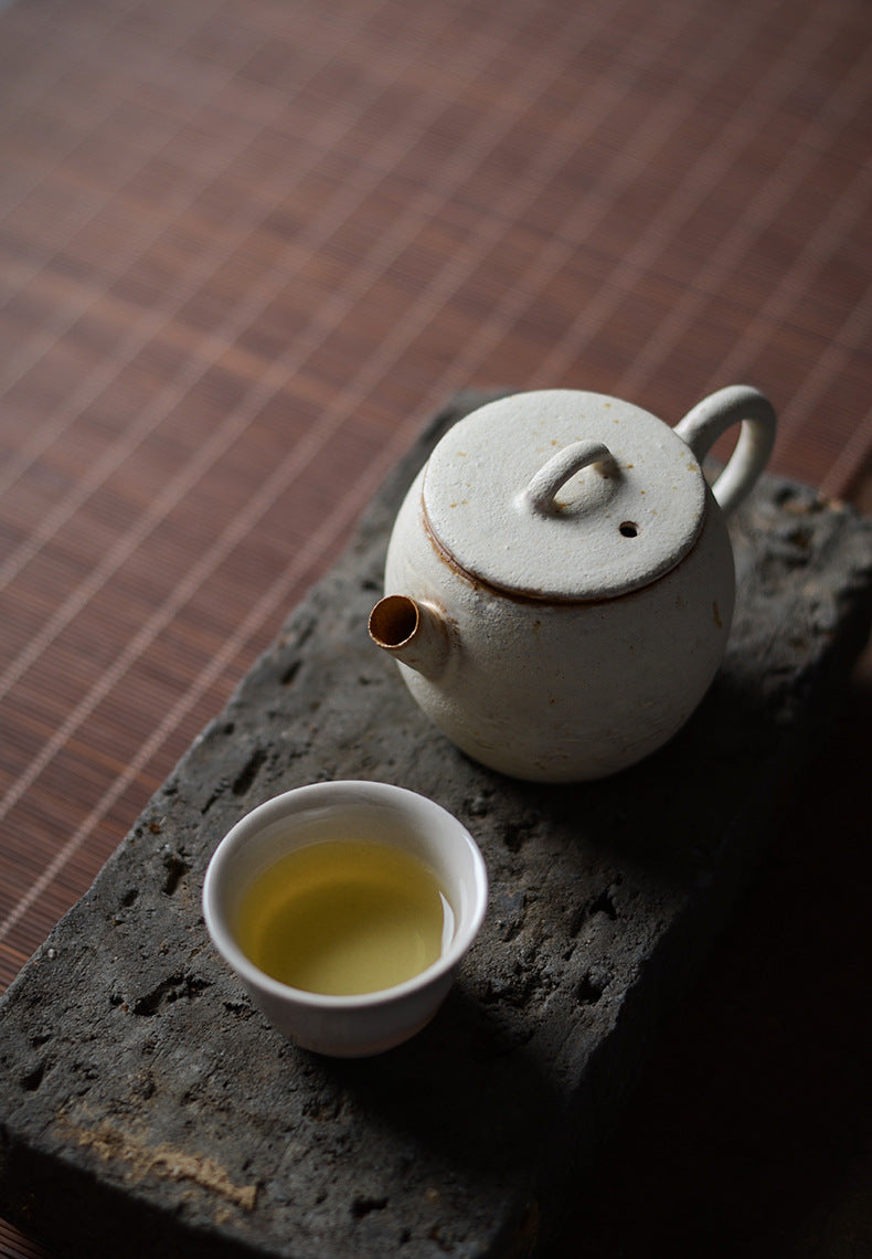 Gohobi Handmade Pulverised Kohiki White Teapots