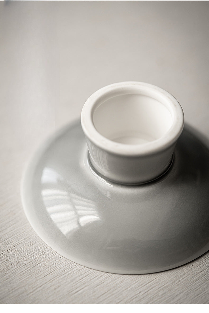 Assiette traditionnelle japonaise de fruits et de noix glacés gris et verts Gohobi