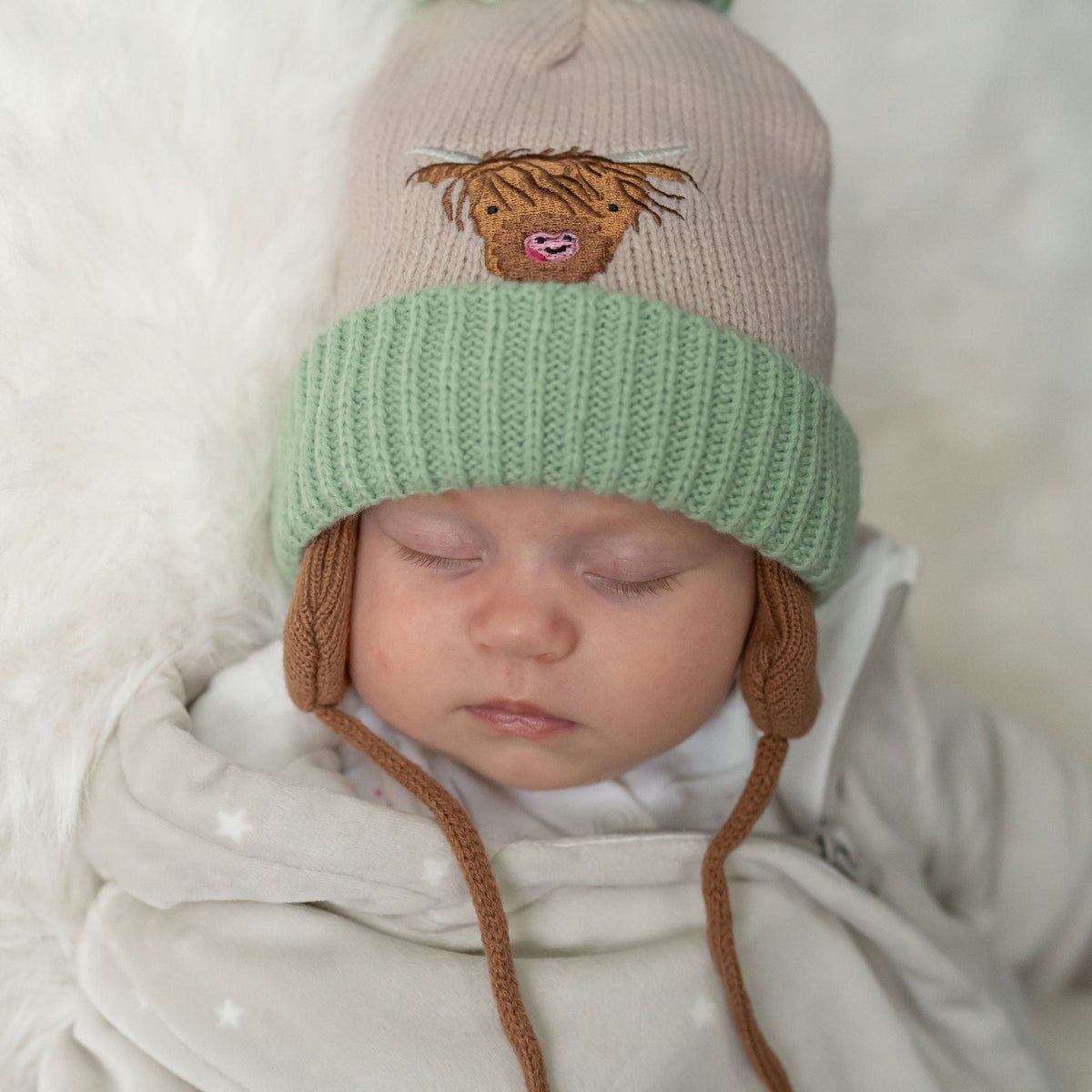 Ziggle Highland Cow Wooly Hat and Mittens