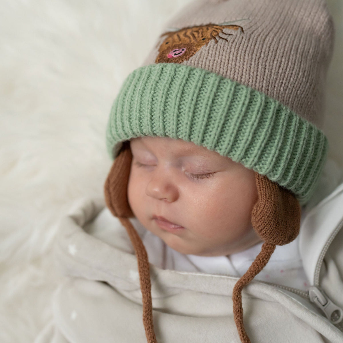 Ziggle Highland Cow Wooly Hat and Mittens