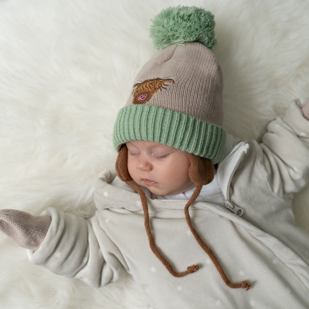 Ziggle Highland Cow Wooly Hat and Mittens