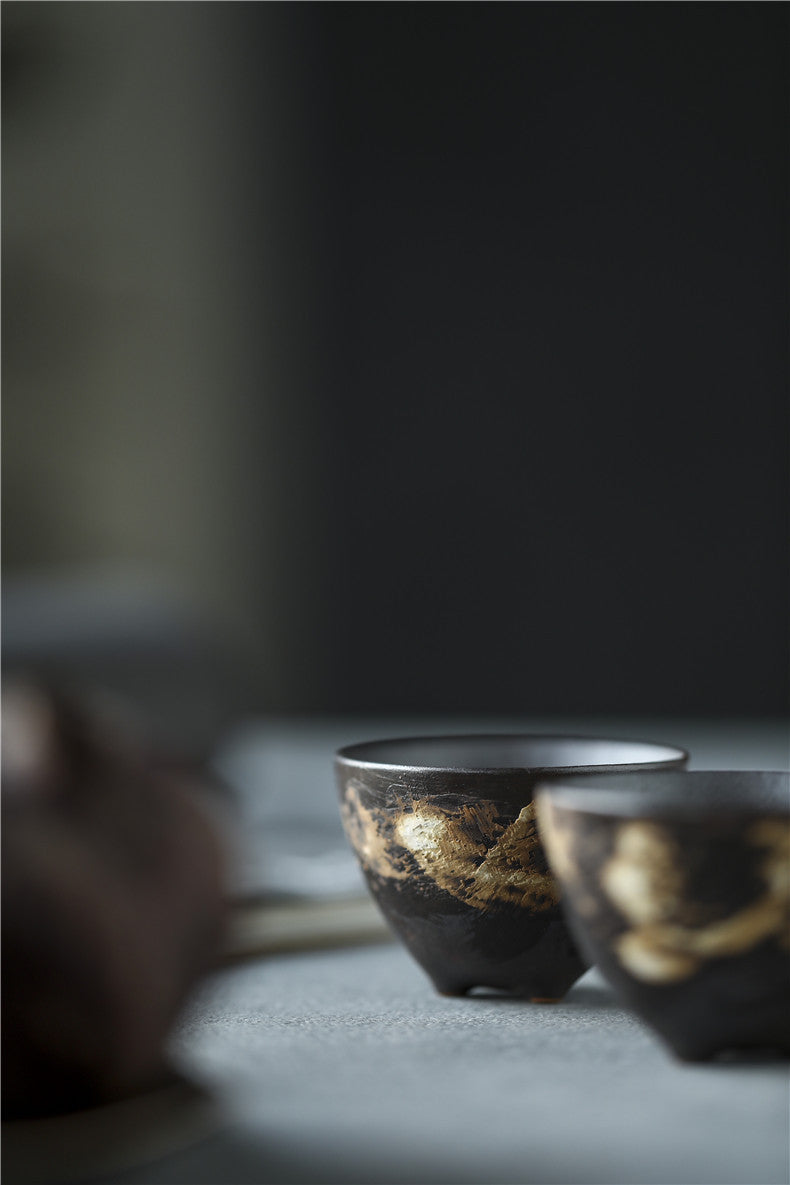 Tasse à thé à trois pieds en céramique faite à la main par Gohobi