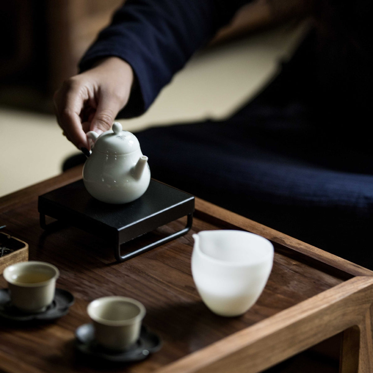 Plateau carré en fer noir style japonais Gohobi Wabi-Sabi 006