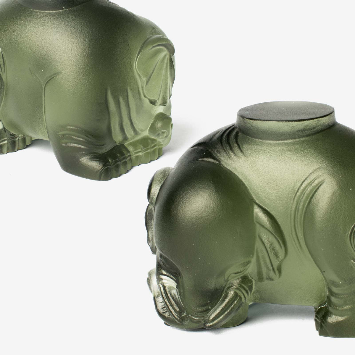 Porte-stylo en verre coloré en forme d'éléphant en pate de verre Gohobi