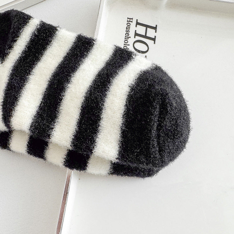 Chaussettes en velours à rayures noires et blanches Gohobi