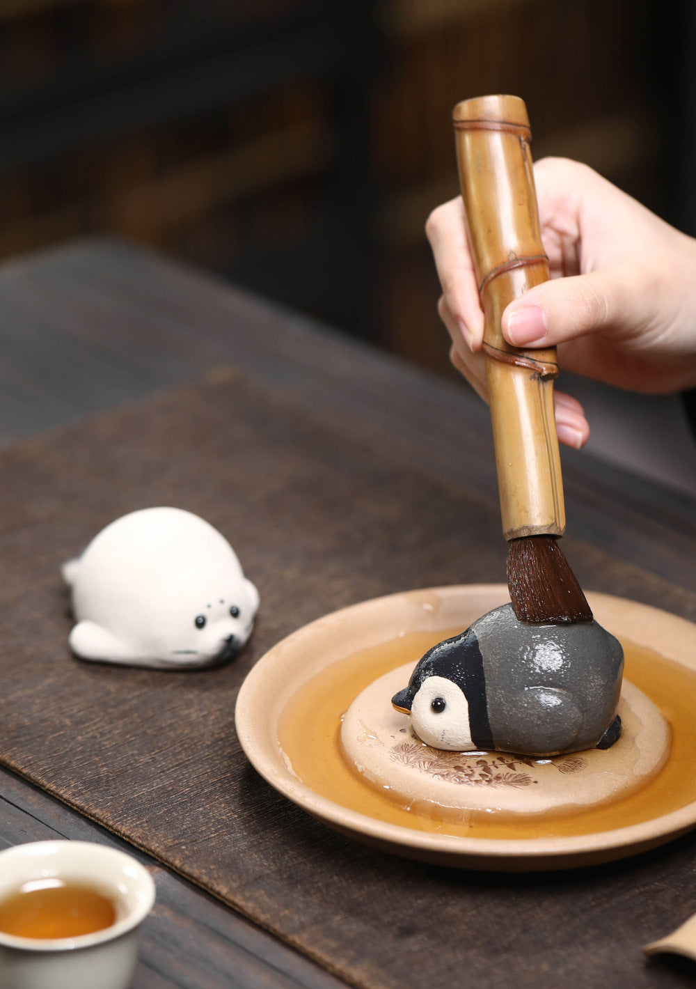 Gohobi - Décoration faite à la main en céramique YiXing en forme de pingouin et de phoque