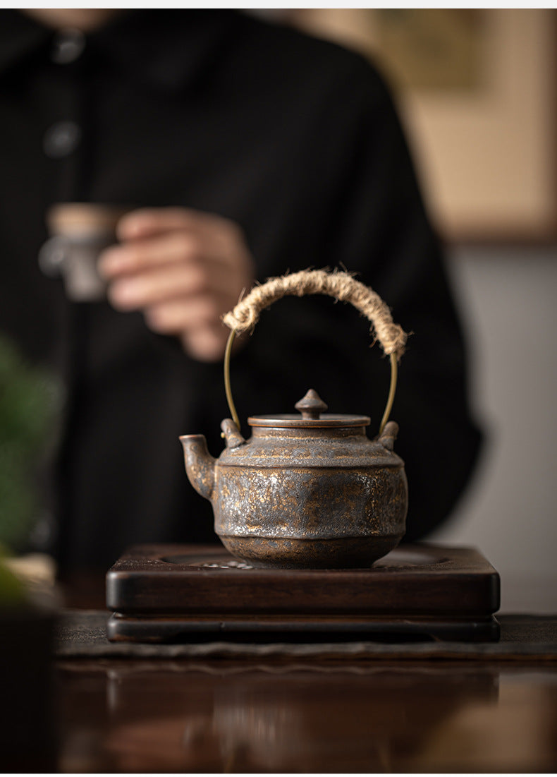 Théière en fer émaillé doré de style japonais Gohobi