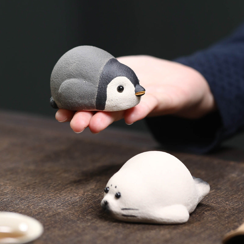Gohobi - Décoration faite à la main en céramique YiXing en forme de pingouin et de phoque