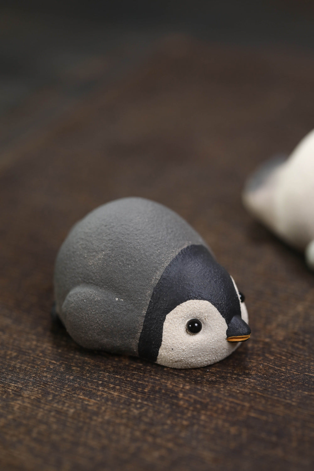 Gohobi - Décoration faite à la main en céramique YiXing en forme de pingouin et de phoque