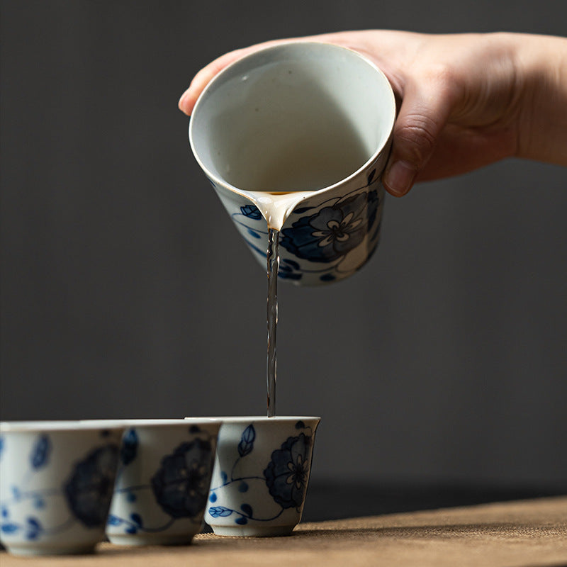 Gohobi Blue and White Twining Lotus Fair Cup