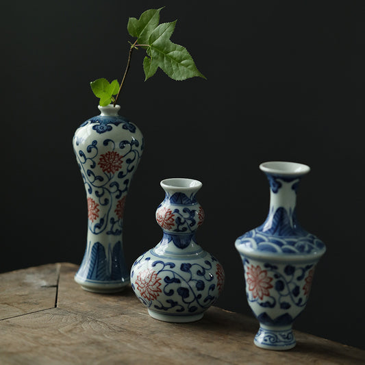 Gohobi Hand-painted Blue and White Porcelain Vase (Red Flowers)