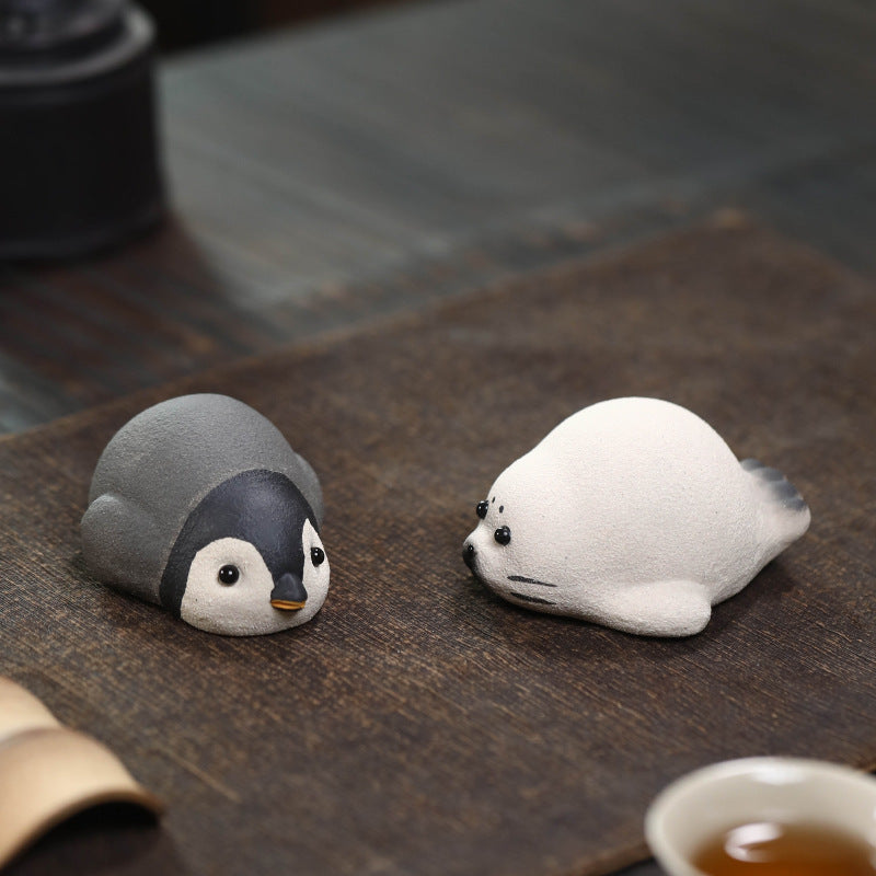 Gohobi - Décoration faite à la main en céramique YiXing en forme de pingouin et de phoque