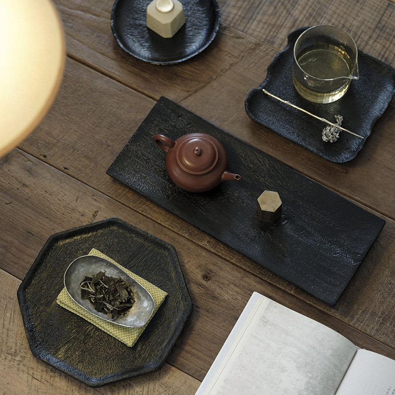 Plateau noir en bois carbonisé de style japonais Gohobi Wabi-Sabi 002