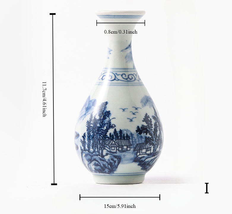 Vase en porcelaine bleu et blanc peint à la main Gohobi (eau et montagnes)