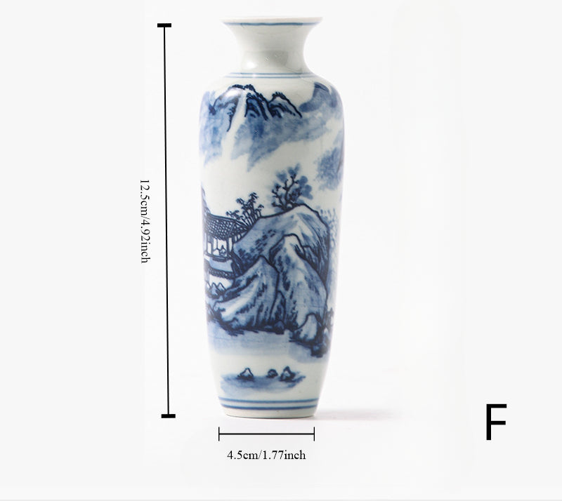 Vase en porcelaine bleu et blanc peint à la main Gohobi (eau et montagnes)