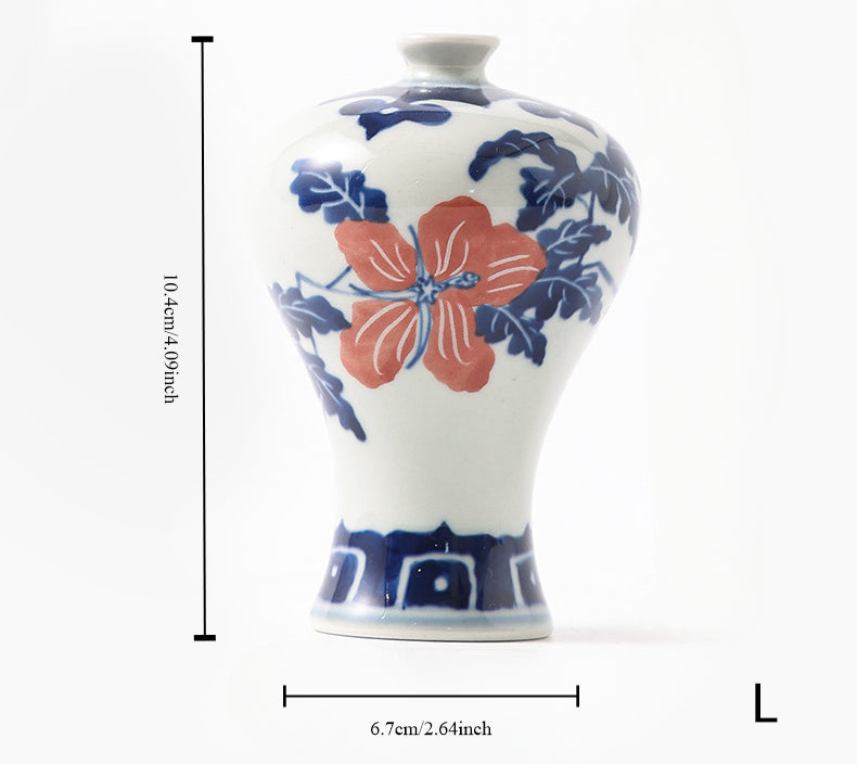 Vase en porcelaine bleu et blanc peint à la main Gohobi (eau et montagnes)