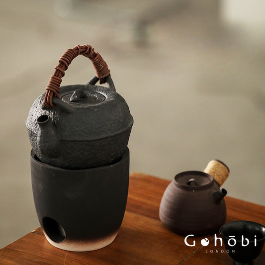 Gohobi Iron-Feeling Black Glaze Teapot – Pure Handmade Dual-Purpose Heat-Resistant Kettle (900ml)