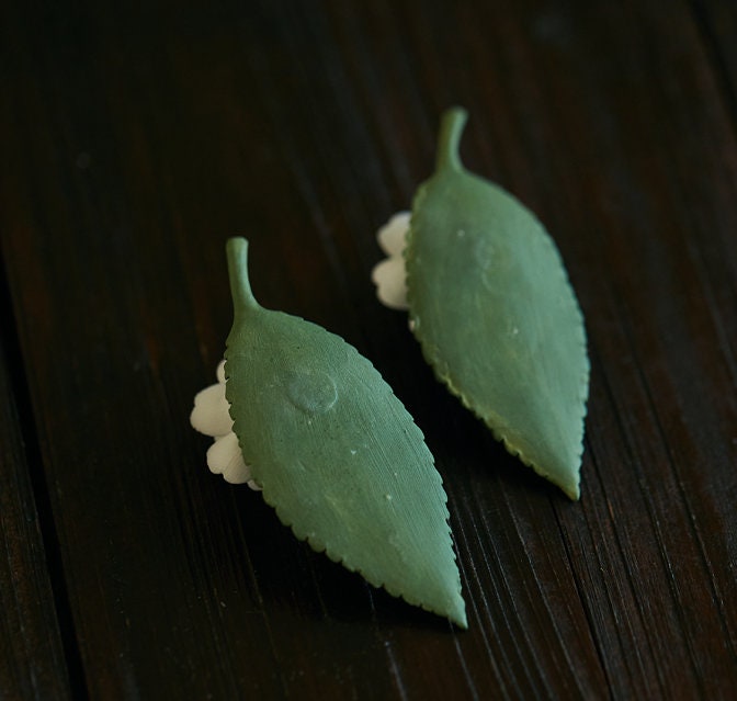 Gohobi Handmade Ceramic White lotus White camellia Incense stick holder Gongfu tea Japanese Chado