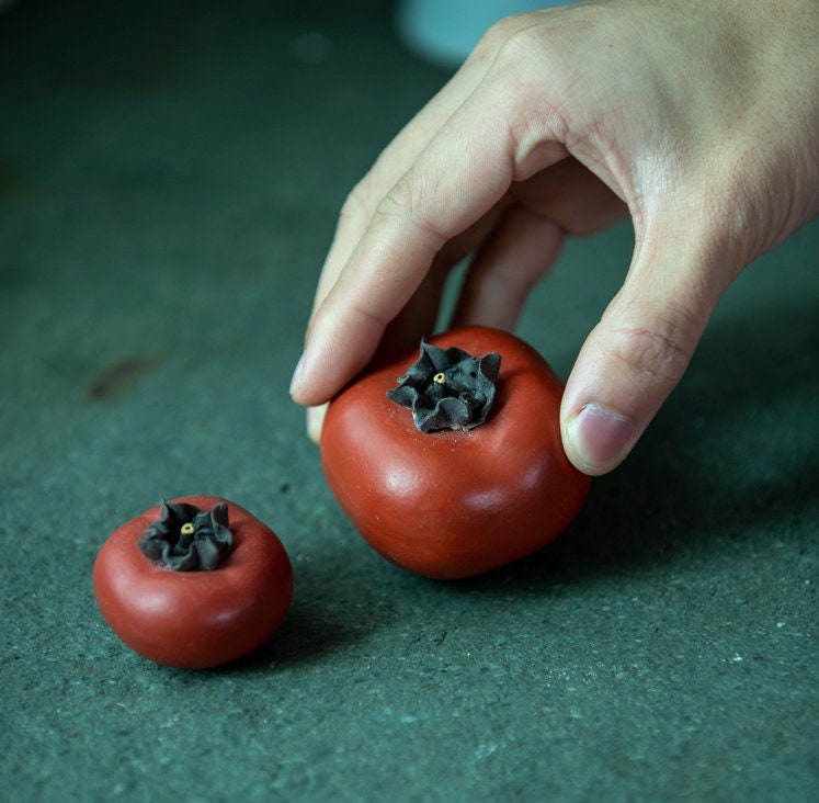 Gohobi Handmade ceramic YiXing clay Tomato Tea ornaments Tea pets Chinese Gongfu tea Kung fu tea photography props unique ornaments