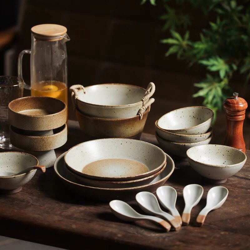 Gohobi Handmade ceramic bowl plate Japanese style tableware stoneware raised stand