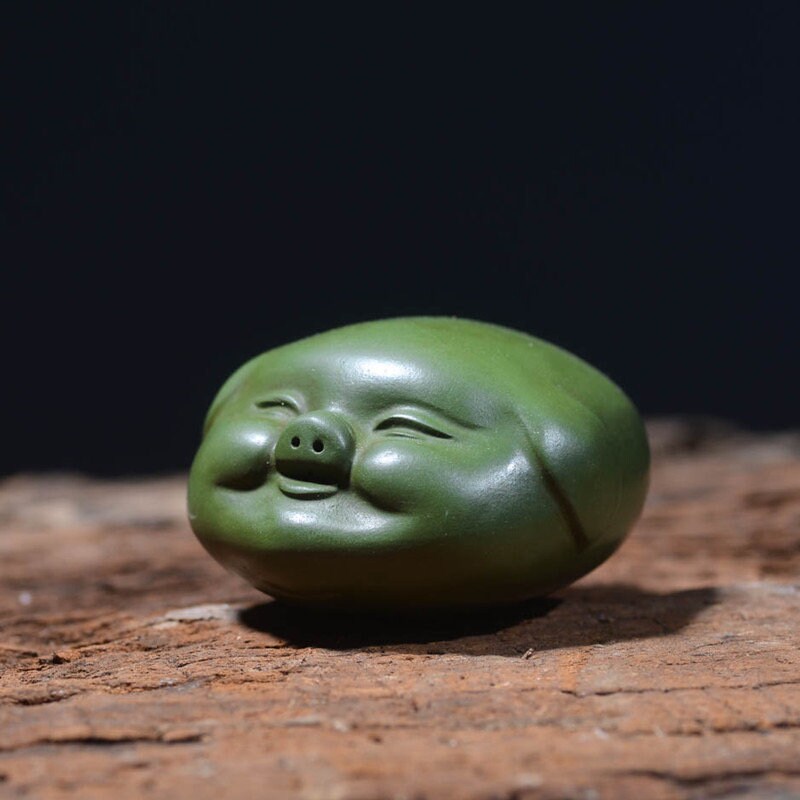 Gohobi Handmade green pig ornaments Tea pets ceramic YiXing clay Chinese Gongfu tea Kung fu tea Japanese Chado unique ornaments