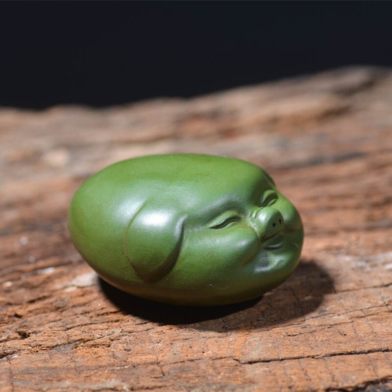 Gohobi Handmade green pig ornaments Tea pets ceramic YiXing clay Chinese Gongfu tea Kung fu tea Japanese Chado unique ornaments