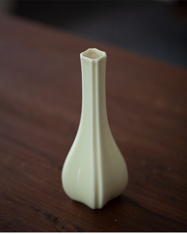Gohobi handmade white ceramic vase pottery zen Chinese Gongfu tea Kung fu tea Japanese Chado table decoration