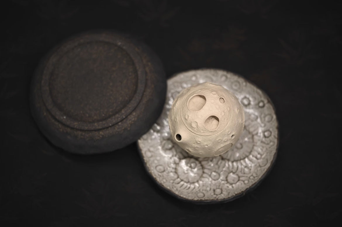 [Mr Qi Guai x Gohobi Gallery] Silver Moon Tray Plate