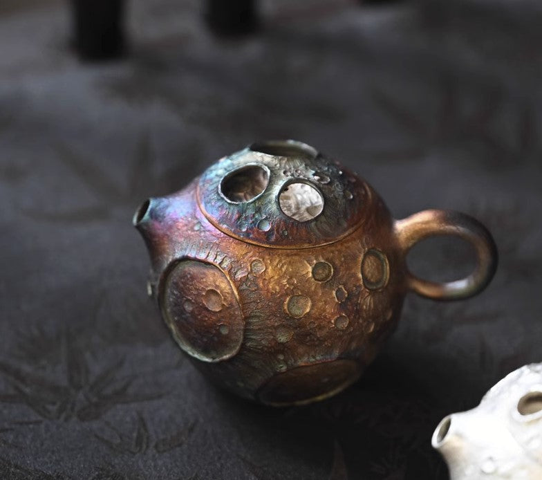 [Mr Qi Guai x Gohobi Gallery] Silver & Rainbow Planet Teapot