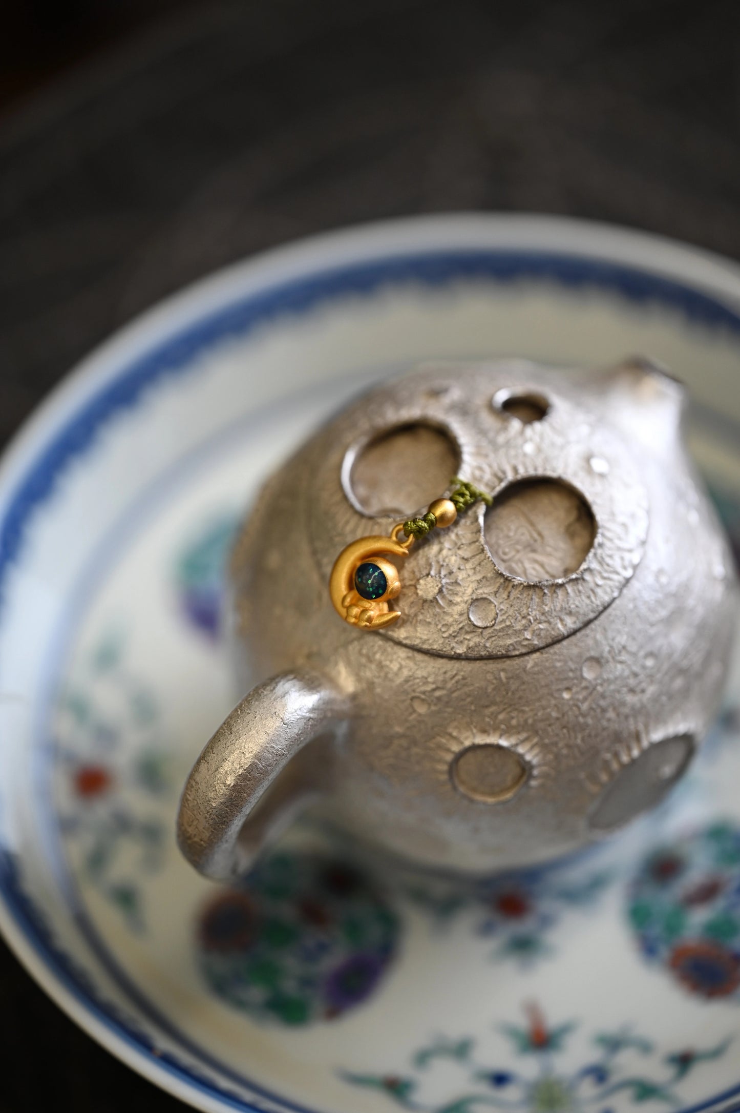 [Mr Qi Guai x Gohobi Gallery] Silver & Rainbow Planet Teapot