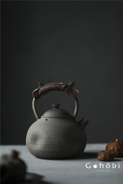Gohobi Nanbanyaki Style Fireplace-Boiled Teapot – Handmade Wabi-Sabi Dual-Purpose Kettle (900ml)