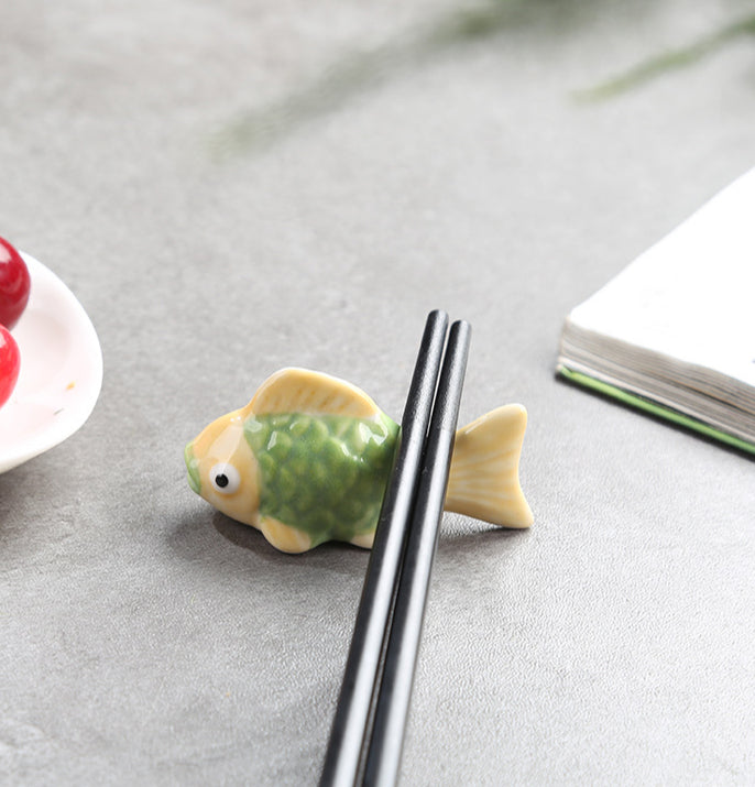 Gohobi Colourful Goldfish Chopstick Rest
