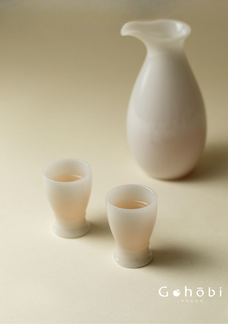 Gohobi Ice White Jade Porcelain Wine Set – Luxury Ceramic Sake Dispenser & Cups