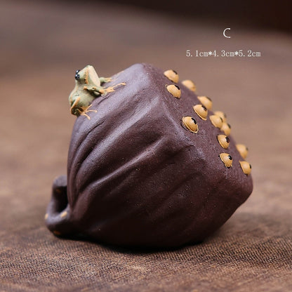 Gohobi Yixing Purple Clay Lotus Frog Tea Pet – Handmade Water-Spraying Lucky Ornament