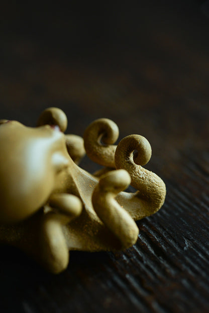 Gohobi Handmade Ceramic YiXing Clay Octopus Ornament Tea pet