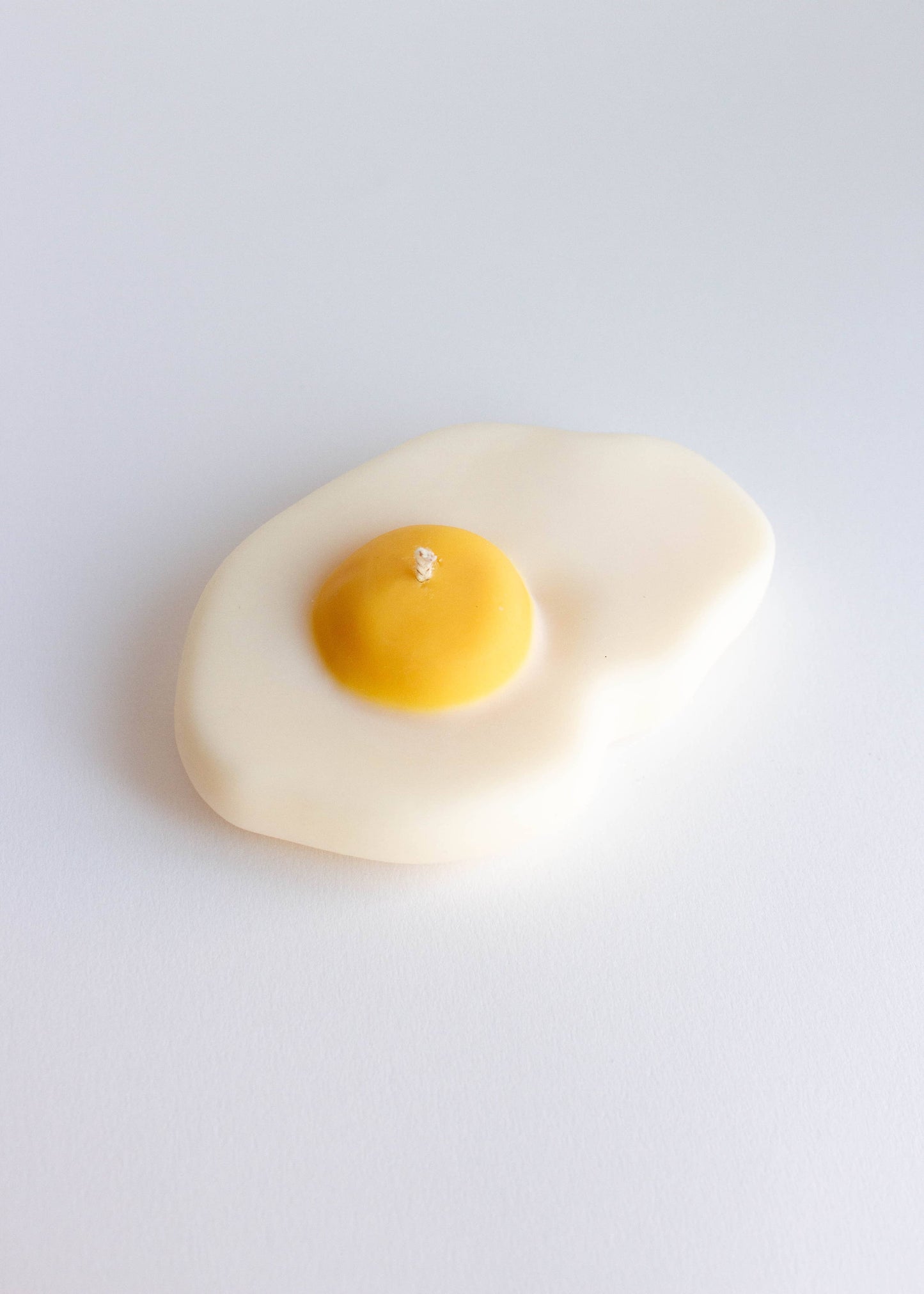 HereThe Oeuf au Plat / Fried Egg Candle