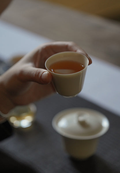 Tasse à thé blanc fine Gohobi Song